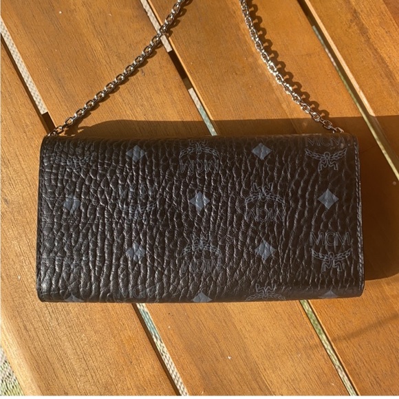 MCM| Chain Crossbody Wallet| Black - Picture 3 of 7